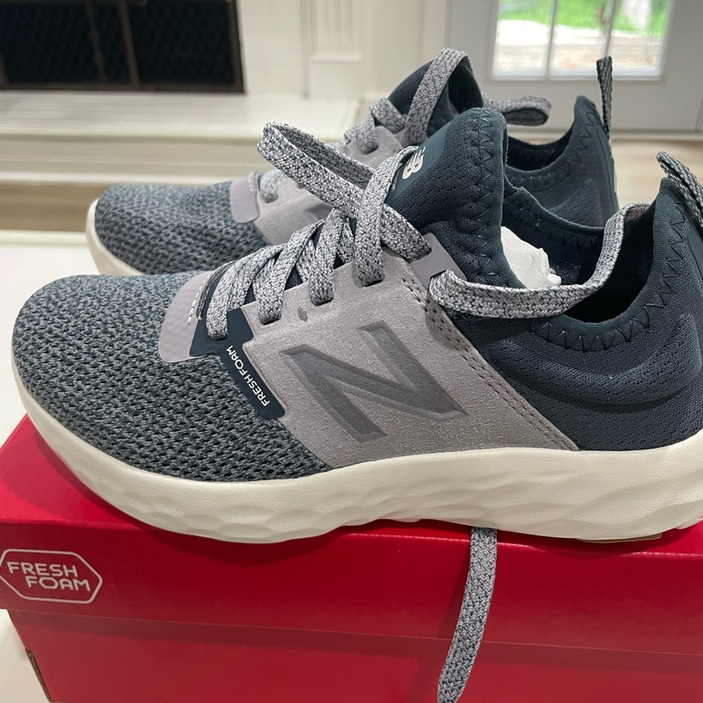 New in box New balance sneakers